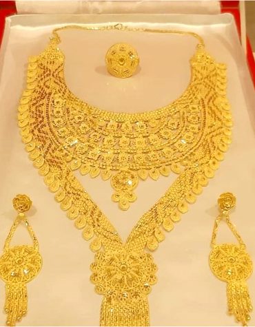 African New Designer Shimmering Alloy Gold Plated Necklace Set for Women