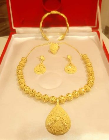 New Stylish Look Gold Plated Necklace Set