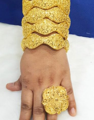 African Designer Golden Plated Premium Wavy Bold Bangle 2 Set With Finger Ring