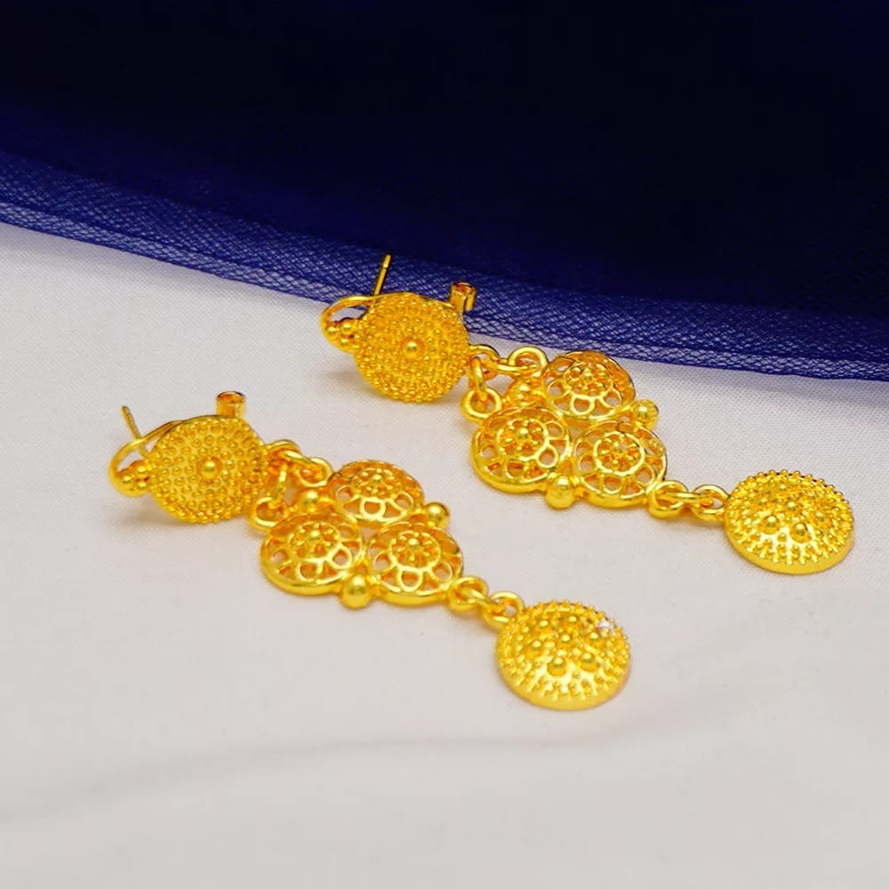 Zargar Jewellers - Beautiful design guaranteed #hallmark 22ct #gold earrings  available Zargar Jewellers Nowgam Chowk Srinagar Kashmir Call: 9697121421,  7006088973 Gold, Jewelry, ornaments | Facebook