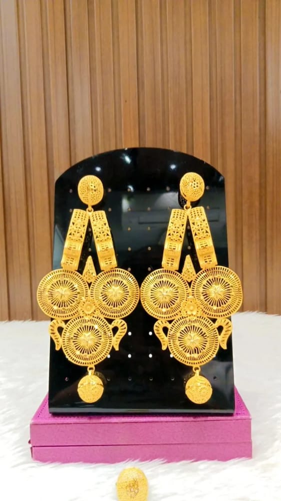 MERCY organic earrings in yellow gold with diamonds
