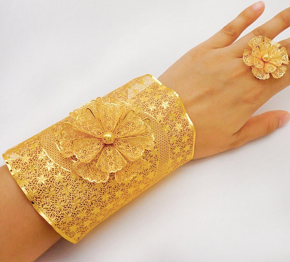 Bracelet heavy type Bangkok Gold plated (width 2 cm/ length 18.5cm/weight  106 gm), Women's Fashion, Jewelry & Organisers, Bracelets on Carousell