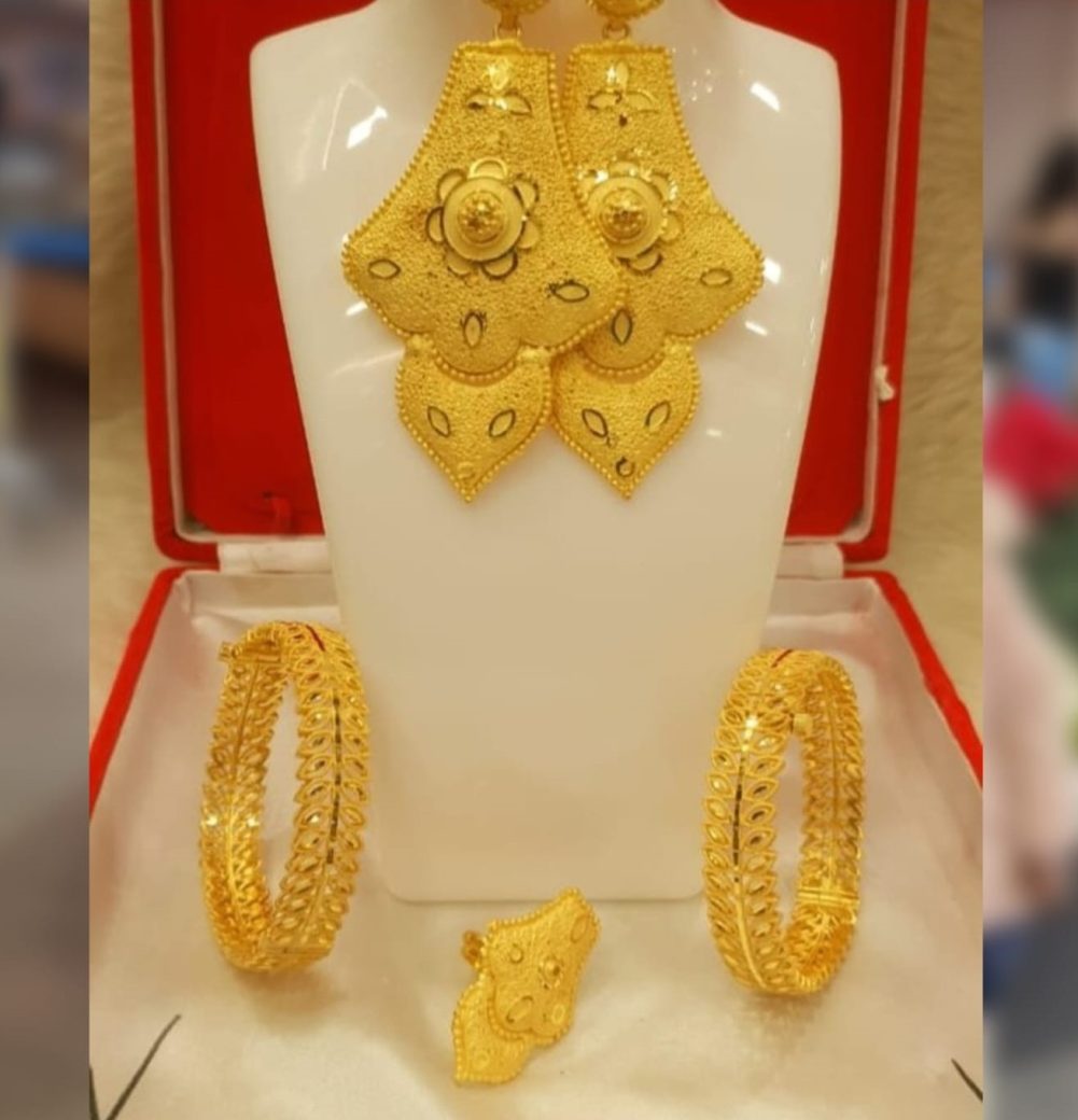 Plain Floral Design Gold Stud Drops 0115  SPE GoldChennai