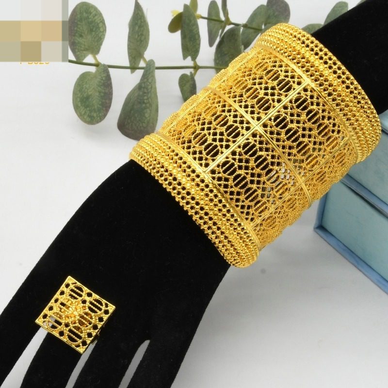 Top Stylish Beautiful And Unique Style 22K Gold Dubai Style Bracelet Design  - YouTube